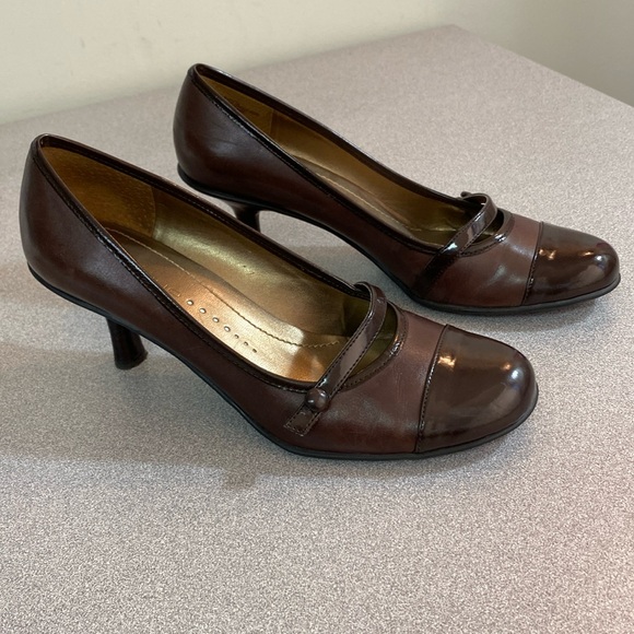 Bandolino - Garvey Mary Jane heels. Size 8 - Picture 1 of 10